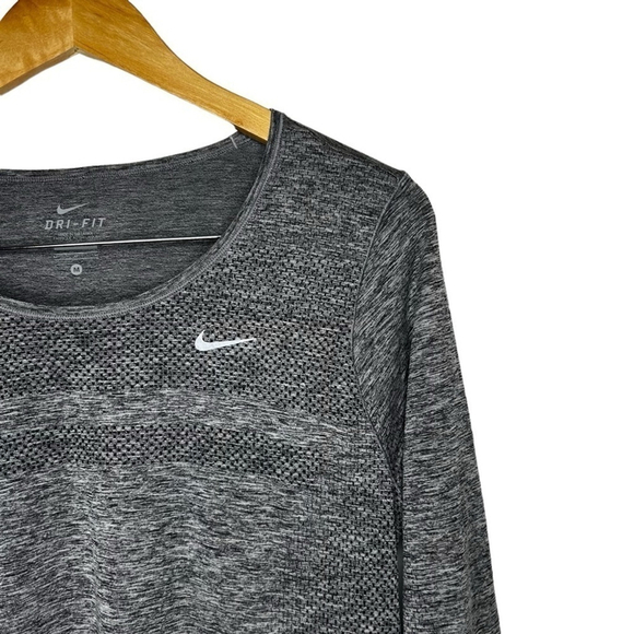 NIKE Women’s Gray DRI-FIT Knit Mesh Running Long Sleeve Active Top Size Medium - Picture 5 of 14
